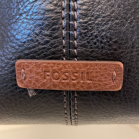 Fossil Leather Crossbody - Picture 5 of 11